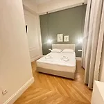 Villa Detached House,with Courtyard And Fast Wi-fi In The Centre *