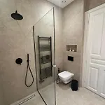 Villa Detached House,with Courtyard And Fast Wi-fi In The Centre