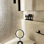 Detached House,with Courtyard And Fast Wi-fi In The Centre Kalamata