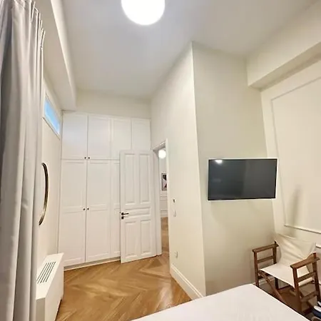 Detached House,with Courtyard And Fast Wi-fi In The Centre וילה קלמאטה