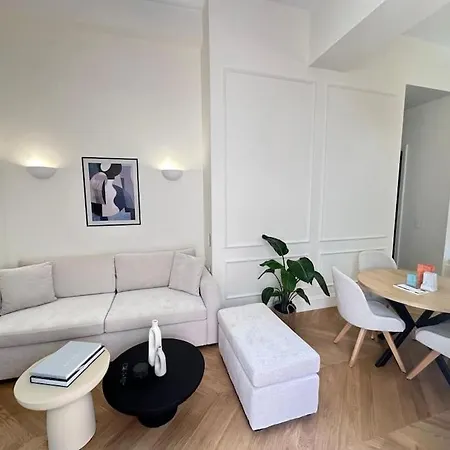 וילה Detached House,with Courtyard And Fast Wi-fi In The Centre
