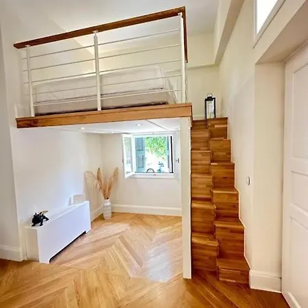 Detached House,with Courtyard And Fast Wi-fi In The Centre וילה