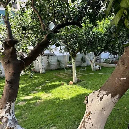 Detached House,with Courtyard And Fast Wi-fi In The Centre * كالاماتا