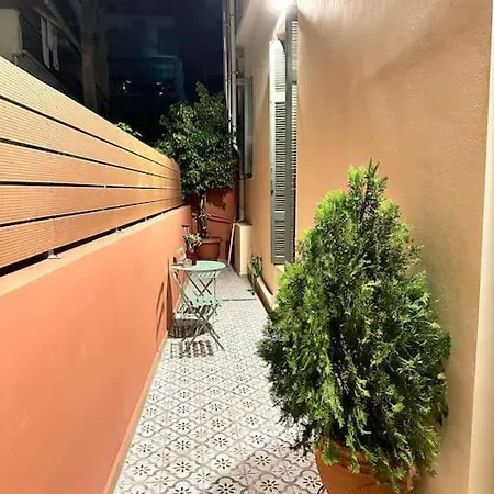 Detached House,with Courtyard And Fast Wi-fi In The Centre * Kalamata