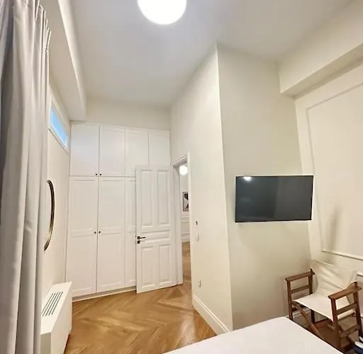 Detached House,with Courtyard And Fast Wi-fi In The Centre Villa Calamata