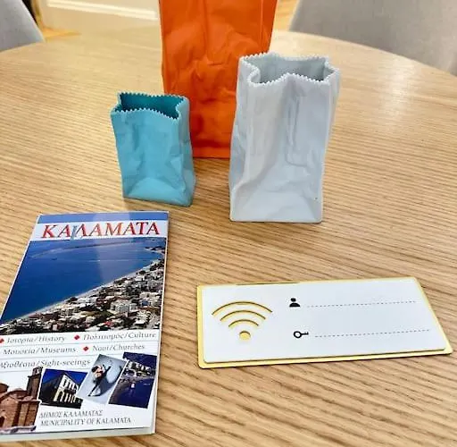 Detached House,with Courtyard And Fast Wi-fi In The Centre * Calamata