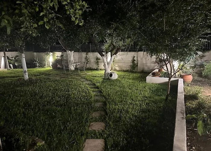 Detached House,with Courtyard And Fast Wi-fi In The Centre Villa