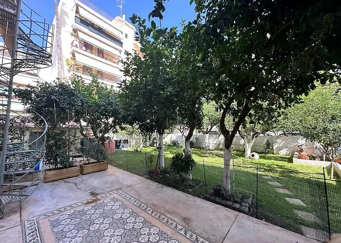 Villa Detached House,with Courtyard And Fast Wi-fi In The Centre Calamata